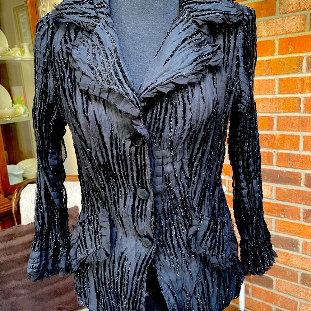 Hugging Kisses black sparkling blazer with 3 buttons in excellent condition
